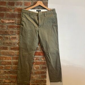 Banana Republic Chino